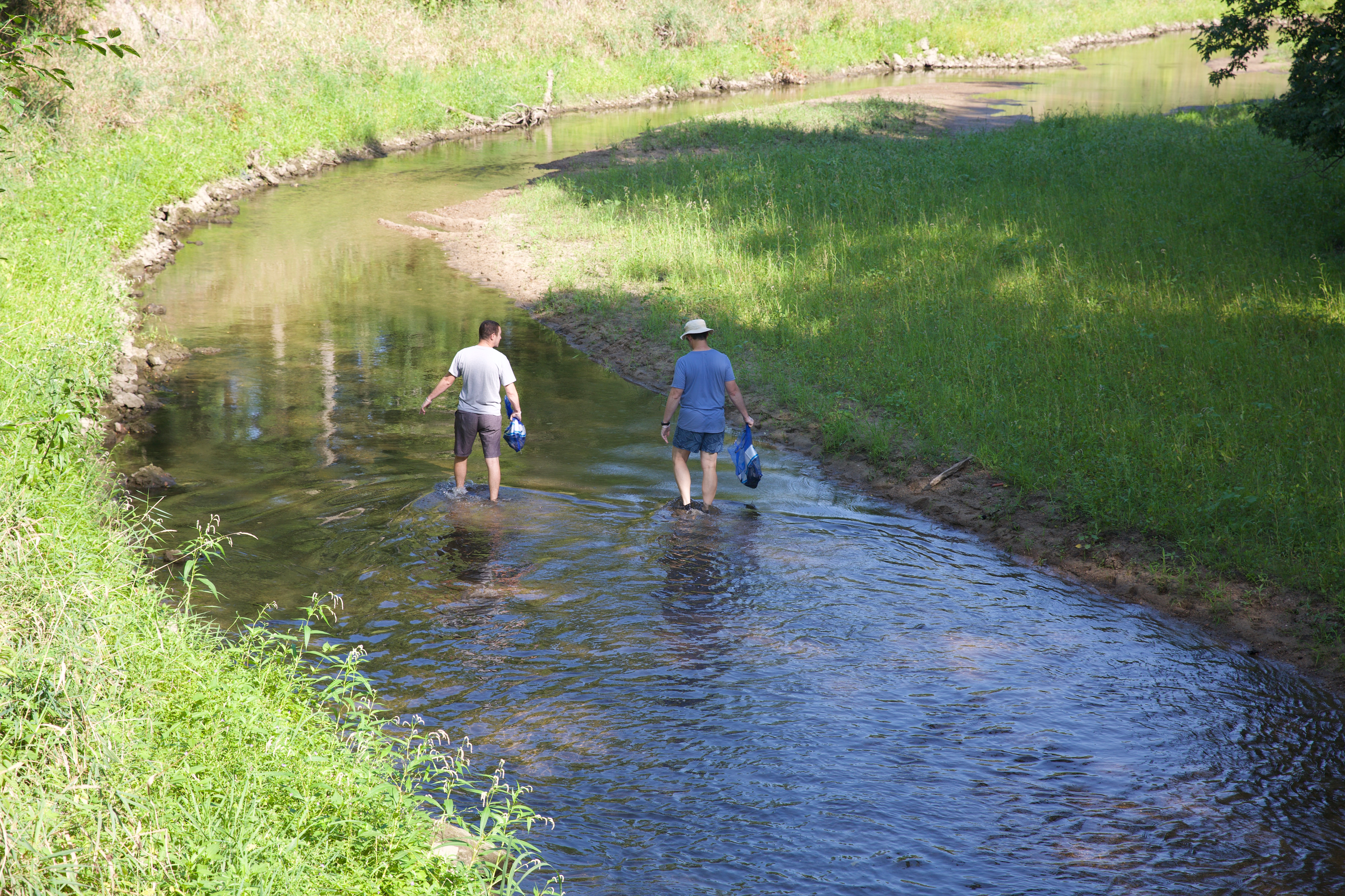 Volunteers in Indian Creek
